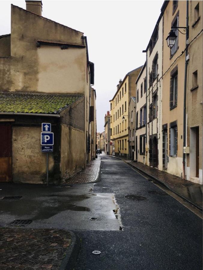 Location F1 Neuf Centre Historique Riom Apartment Exterior photo